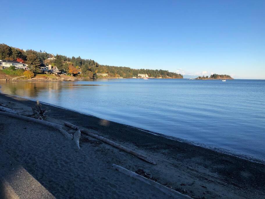 Bright Private Suite Near Departure Bay Beach Nanaimo Zewnętrze zdjęcie