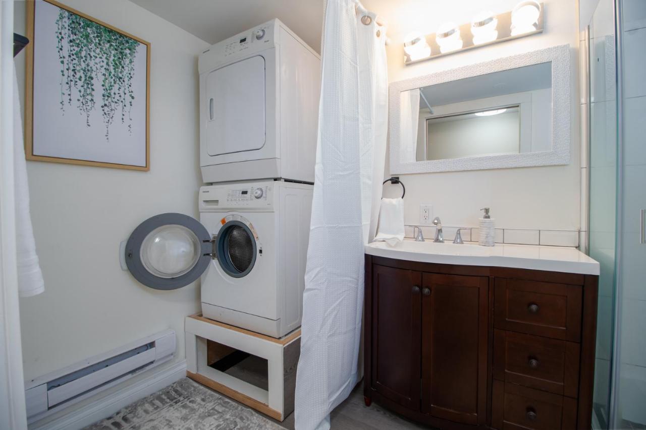 Bright Private Suite Near Departure Bay Beach Nanaimo Zewnętrze zdjęcie